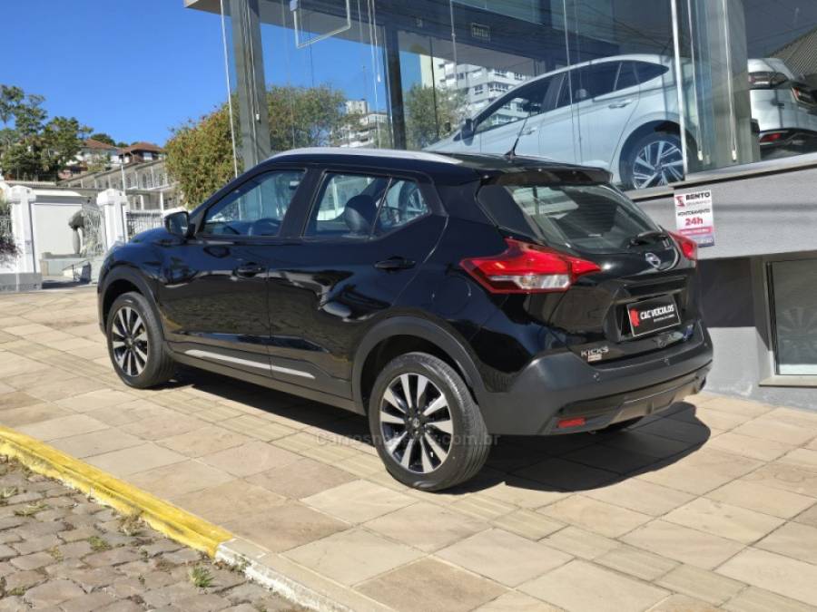NISSAN - KICKS - 2017/2018 - Preta - R$ 84.000,00