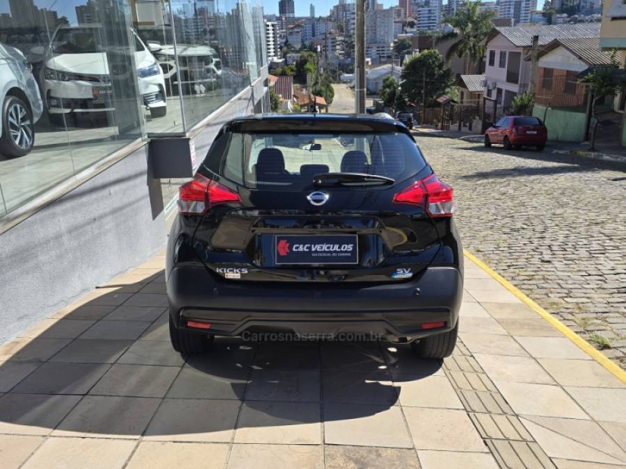 NISSAN - KICKS - 2017/2018 - Preta - R$ 84.000,00