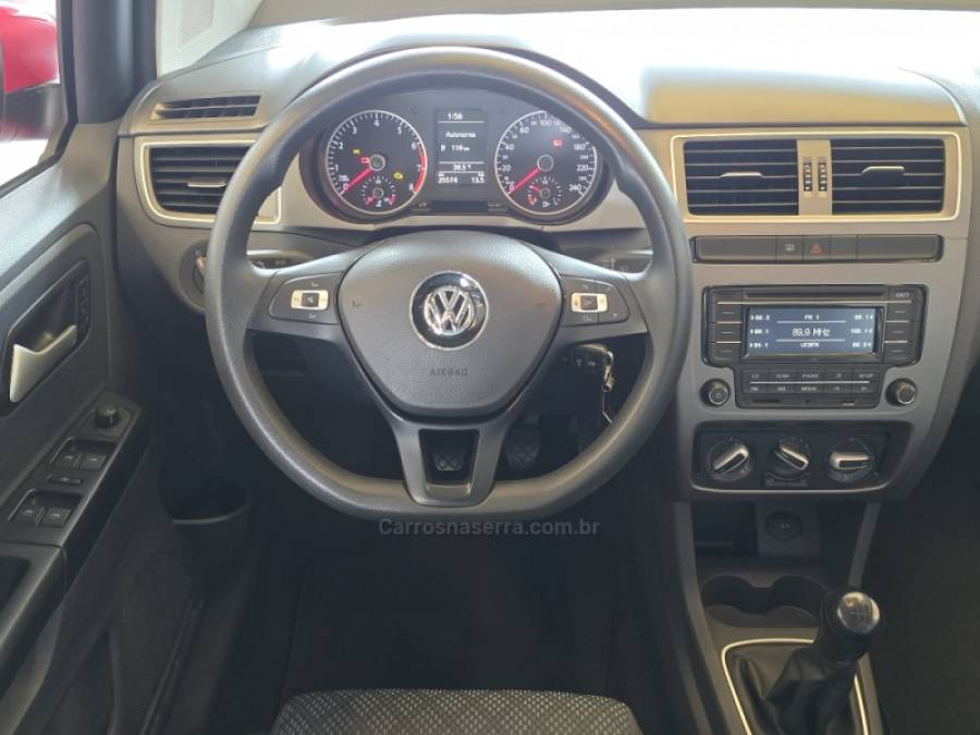 VOLKSWAGEN - FOX - 2015/2016 - Vermelha - R$ 57.000,00
