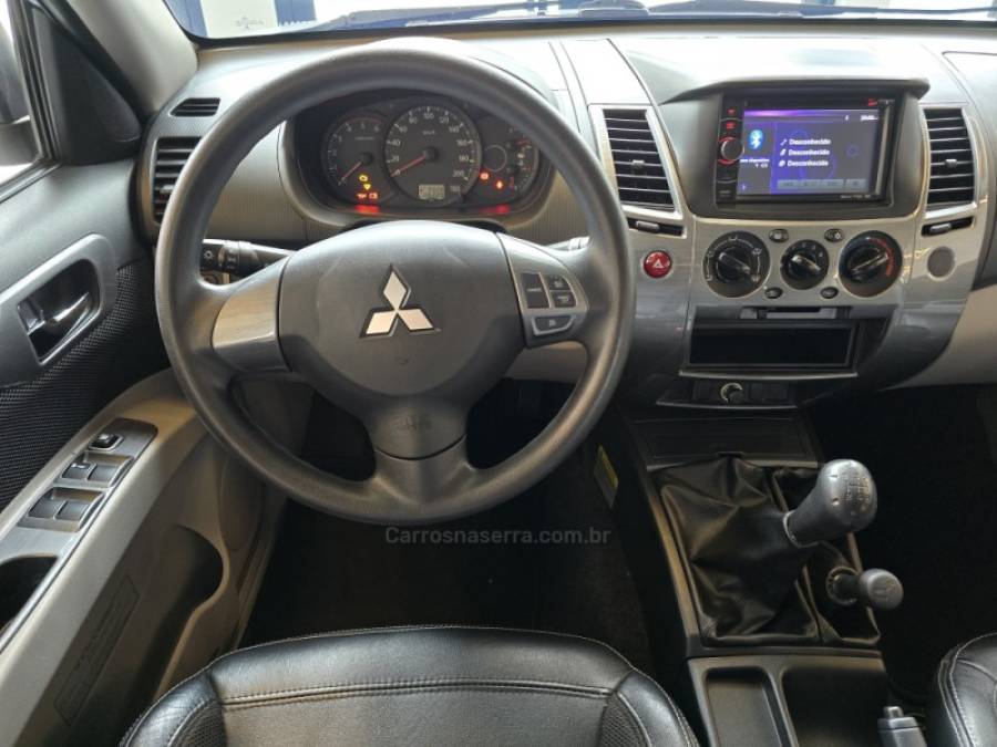 MITSUBISHI - PAJERO DAKAR - 2017/2018 - Prata - R$ 157.000,00