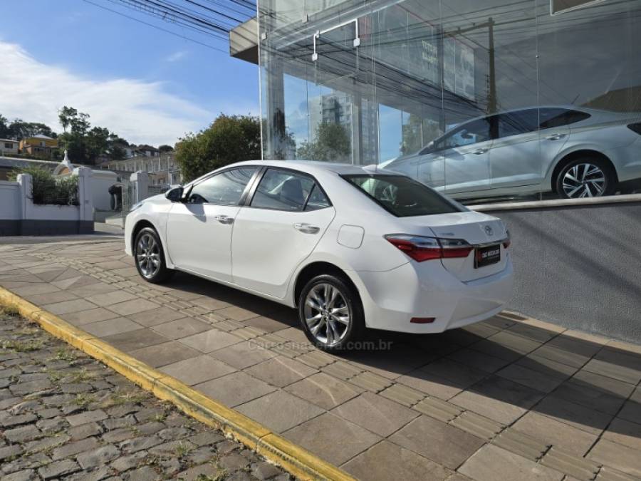 TOYOTA - COROLLA - 2019/2019 - Branca - R$ 109.000,00