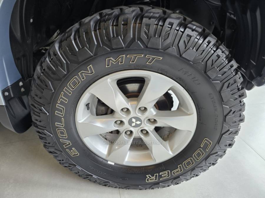 MITSUBISHI - PAJERO DAKAR - 2017/2018 - Prata - R$ 157.000,00