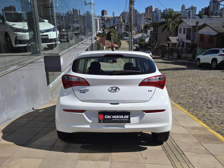 HYUNDAI - HB20 - 2017/2017 - Branca - R$ 59.000,00