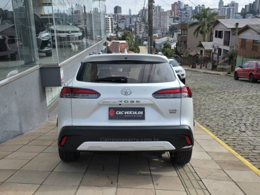 TOYOTA - COROLLA - 2023/2024 - Branca - R$ 159.000,00