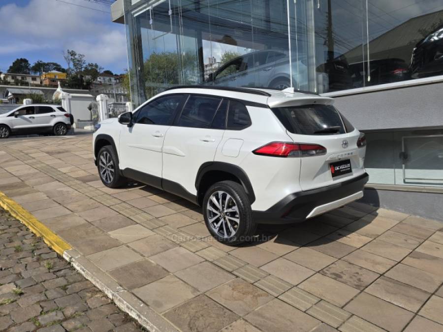 TOYOTA - COROLLA - 2023/2024 - Branca - R$ 159.000,00