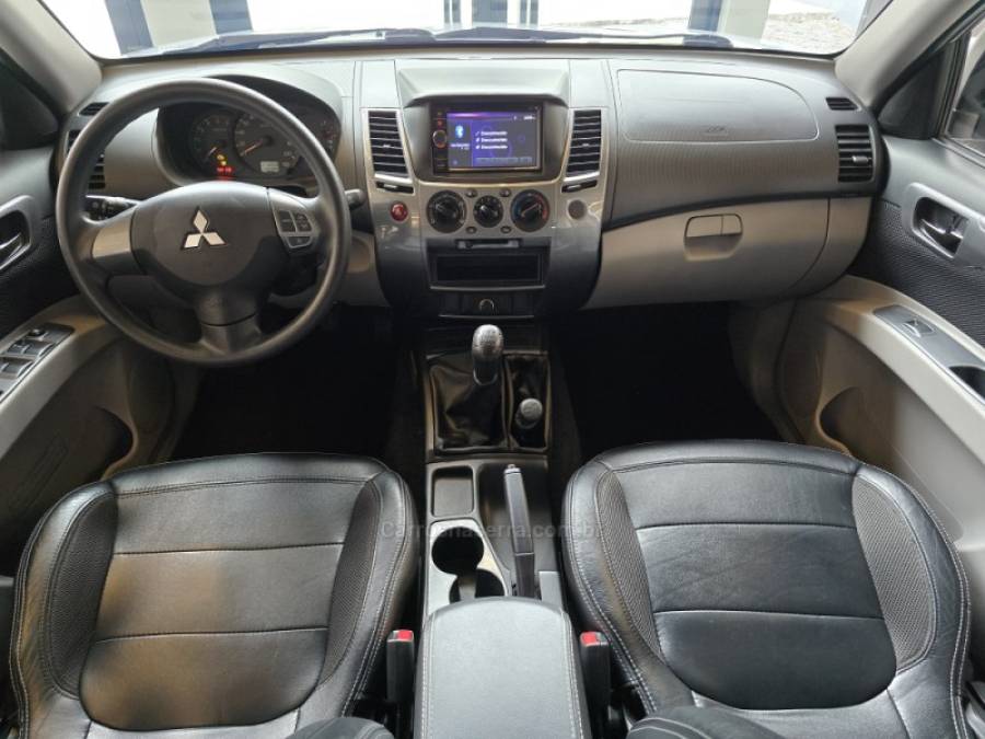 MITSUBISHI - PAJERO DAKAR - 2017/2018 - Prata - R$ 157.000,00