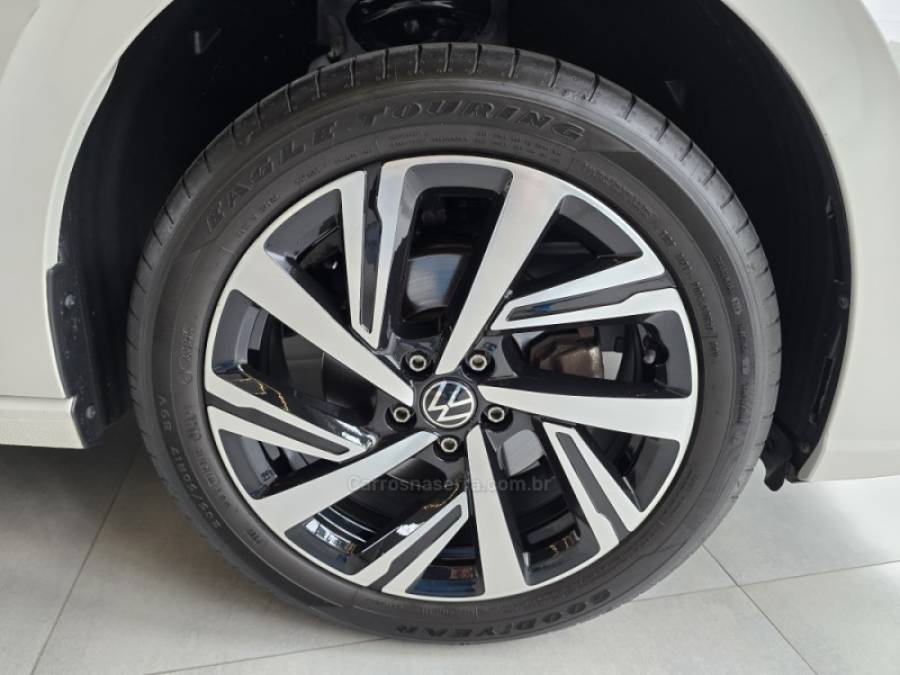 VOLKSWAGEN - VIRTUS - 2023/2023 - Branca - R$ 115.000,00
