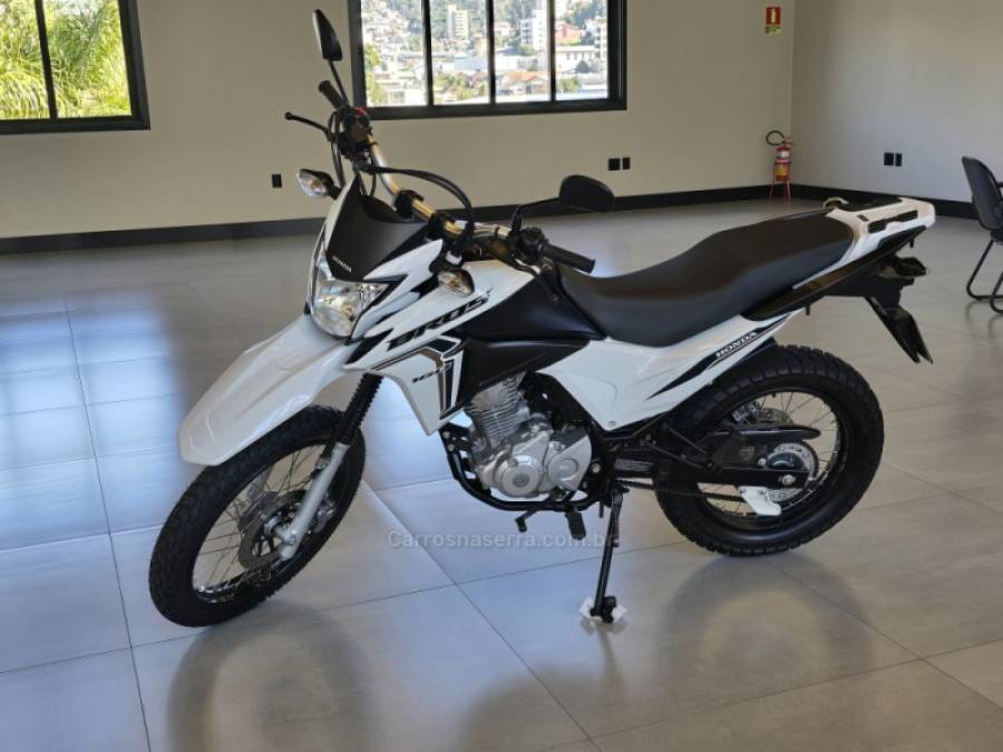 HONDA - NXR 160 - 2022/2023 - Branca - R$ 23.000,00