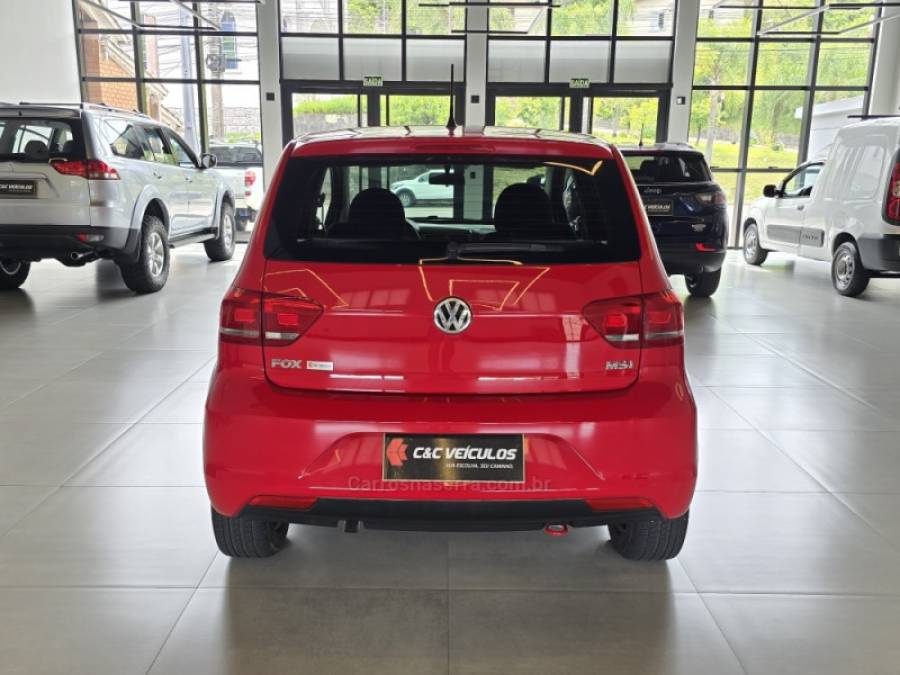VOLKSWAGEN - FOX - 2015/2016 - Vermelha - R$ 57.000,00