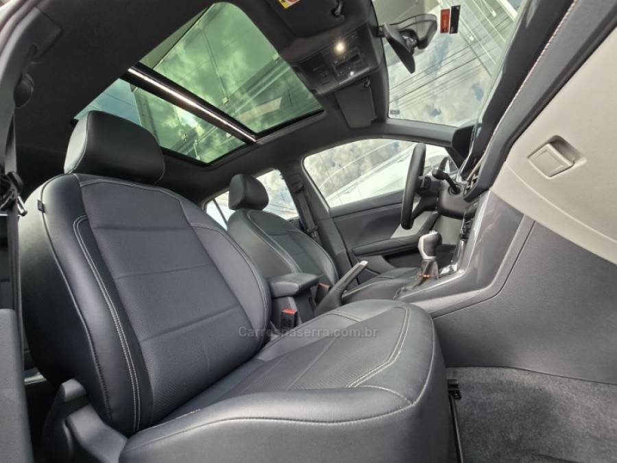 VOLKSWAGEN - T-CROSS - 2023/2024 - Branca - R$ 149.000,00