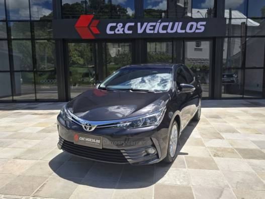 TOYOTA - COROLLA - 2017/2018 - Preta - R$ 105.000,00