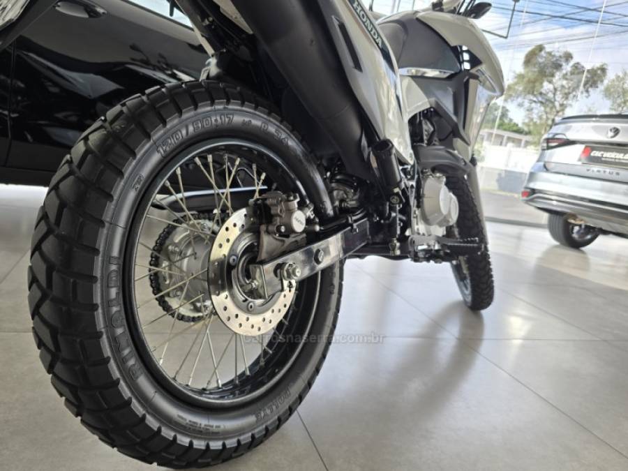 HONDA - NXR 160 - 2022/2023 - Branca - R$ 23.000,00